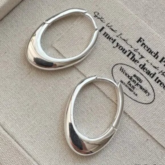 Trendy Oval Silver Hoop Earrings. 925 Sterling Silver. #1114 - Picture 1 of 4